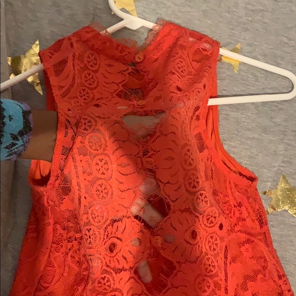 Lace dress - Picture 4 of 4